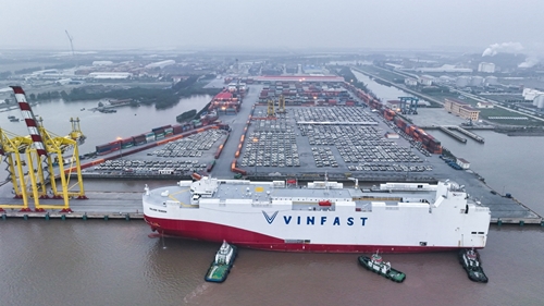 VinFast xuất khẩu 1.879 xe VF 8 tiếp theo tới Bắc Mỹ